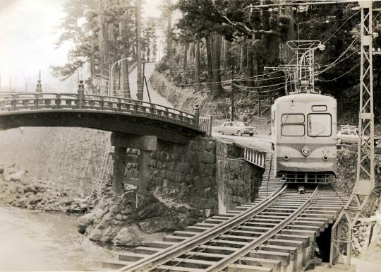 昭和28年から昭和43年までの間走っていた車両の当時の白黒の写真