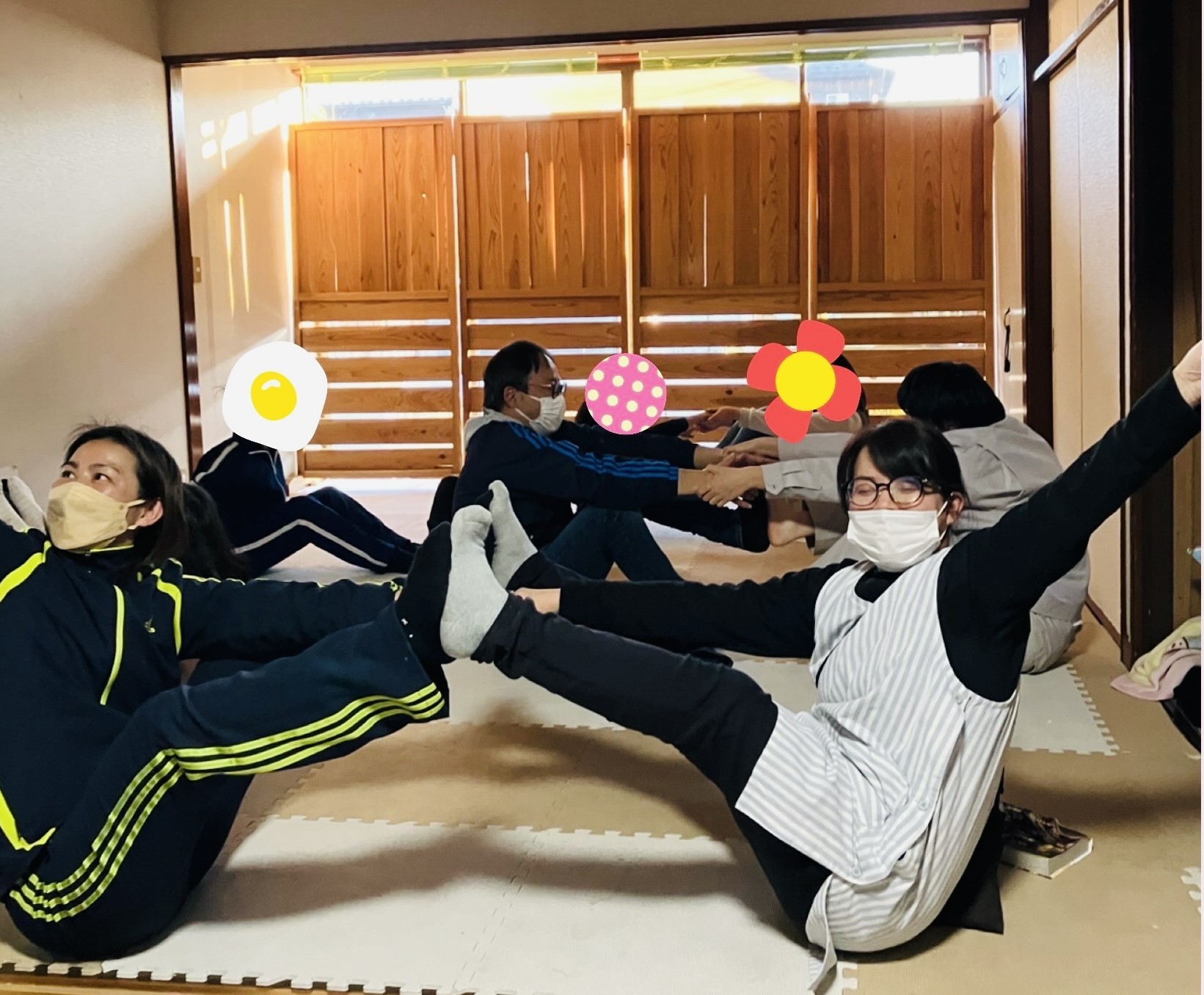 屋内での体操の様子