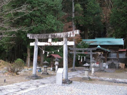 清滝神社の2つの鳥居を斜めから撮った写真