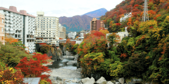 鬼怒川の渓谷美を楽しむ極上温泉