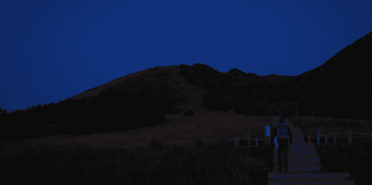 真っ暗な霧降高原キスゲ平園地 天空回廊を写した写真