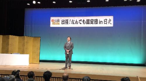 舞台挨拶をする市長