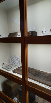 白川屋資料の展示の様子