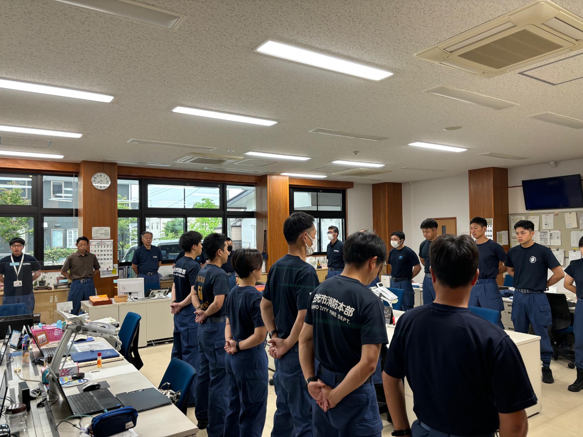 朝の交代のようす1