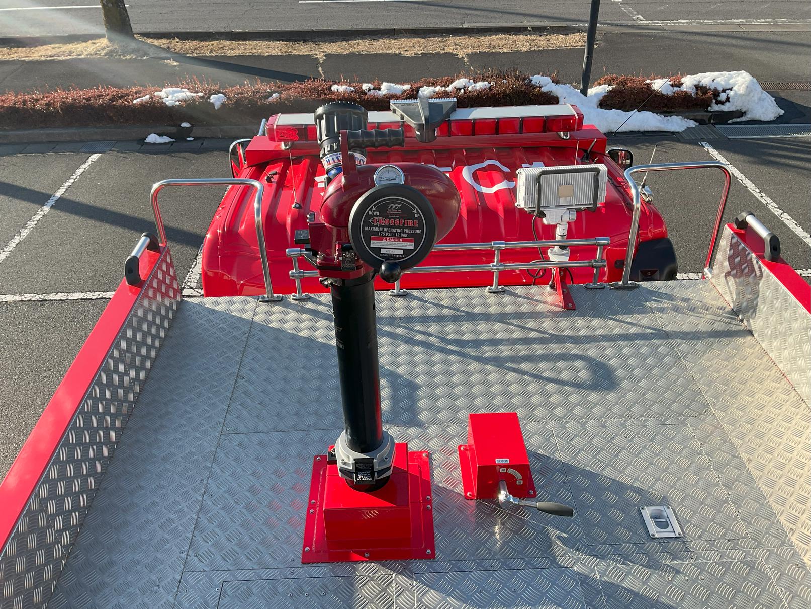 上から見たポンプ付大型水槽車