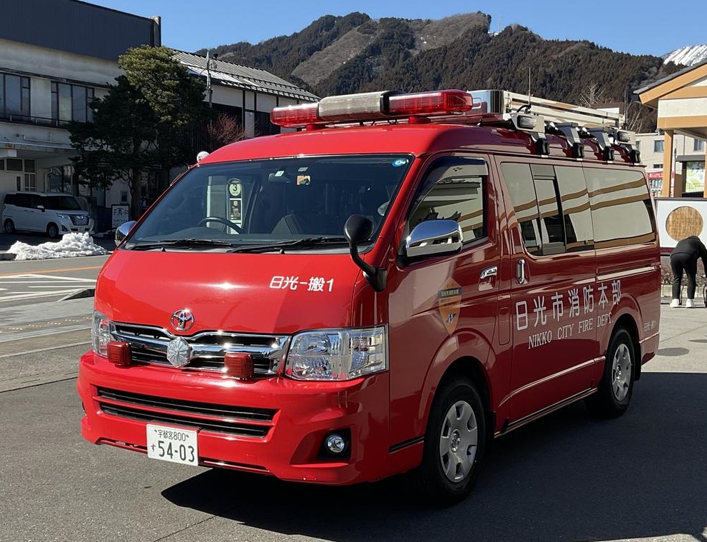 人員搬送車