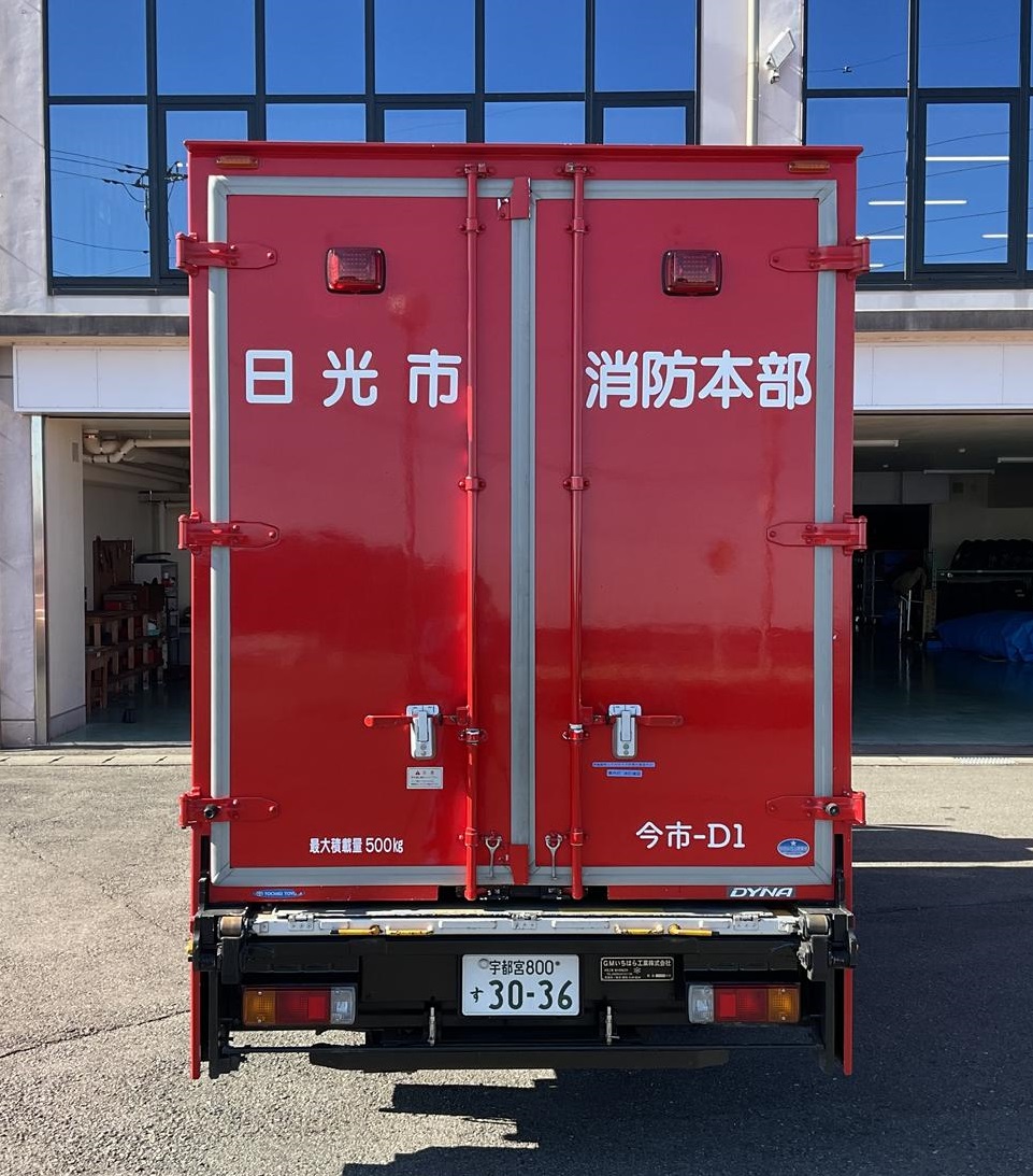 後ろ向きの資器材搬送車1(多機能型)