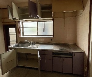 リノベ前の住宅内部-台所