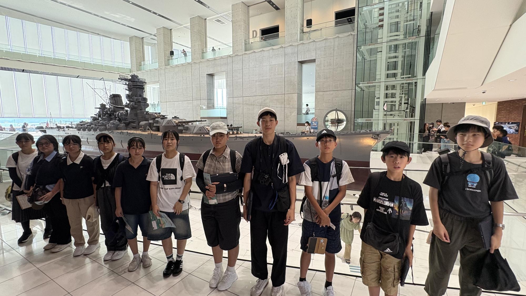 大和ミュージアム見学時の集合写真です