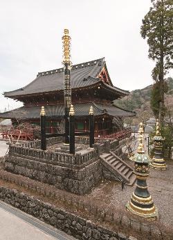 輪王寺相輪橖（修理後）