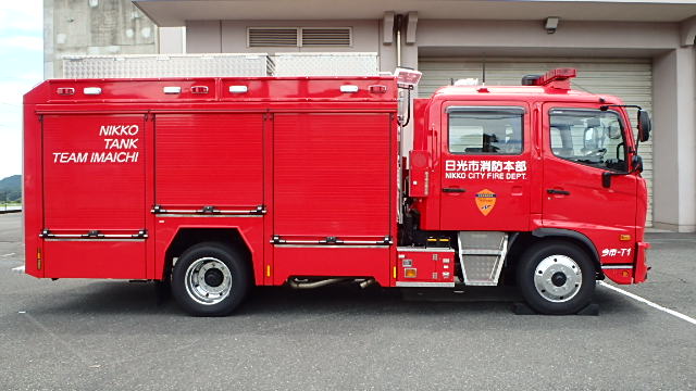 横から見たタンク車