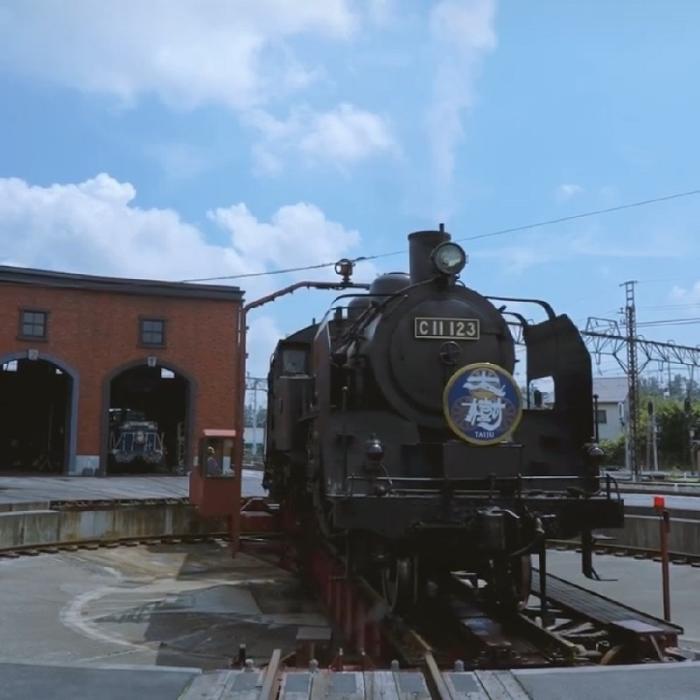 東武下今市駅構内の転車台上のSL大樹