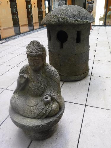 石造 阿弥陀如来坐像 附仏龕／日光市公式ホームページ